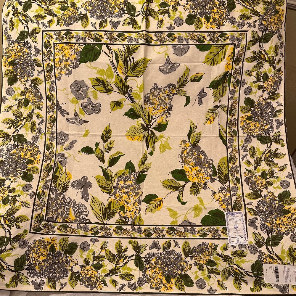 NWT April Cornell cotton tablecloth